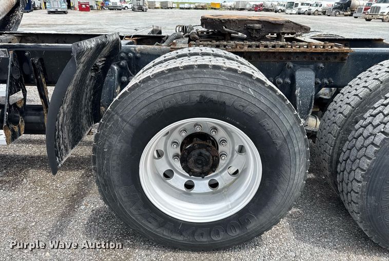 image for item EJ4615 2019 Freightliner Cascadia 125 semi truck