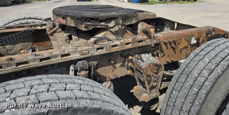 image for item EJ7513 2006 Mack CXN semi truck