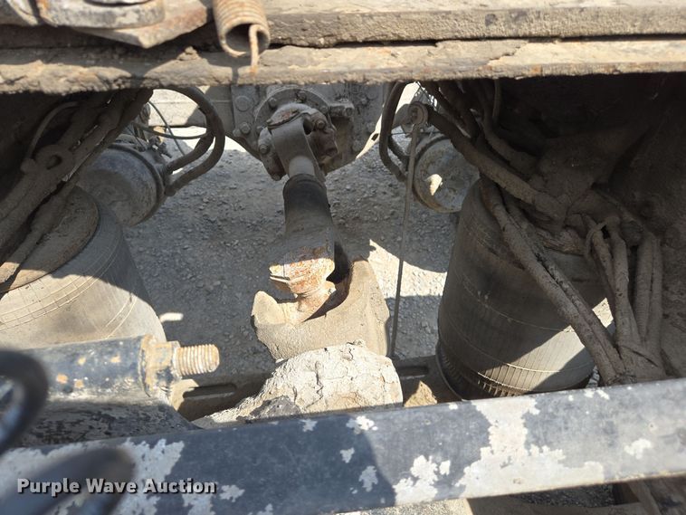 image for item EJ7513 2006 Mack CXN semi truck