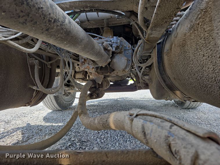 image for item EJ7513 2006 Mack CXN semi truck