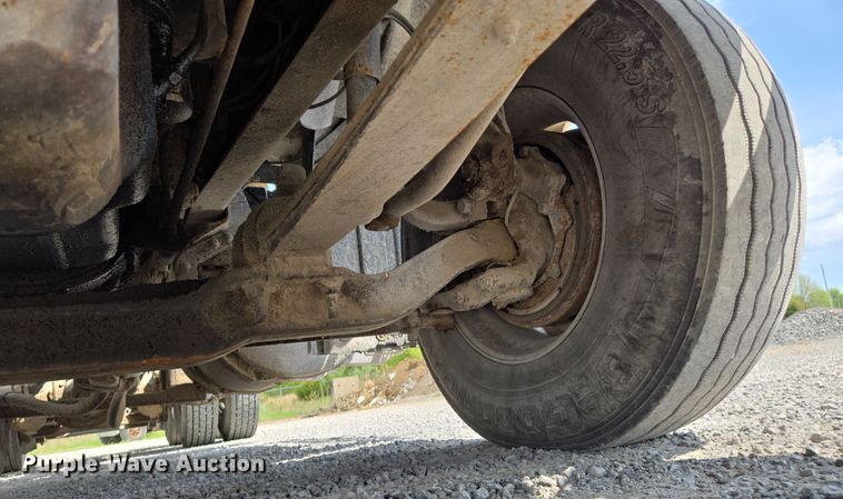 image for item EJ7513 2006 Mack CXN semi truck