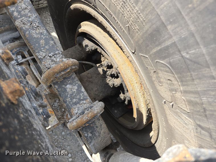 image for item EJ7513 2006 Mack CXN semi truck