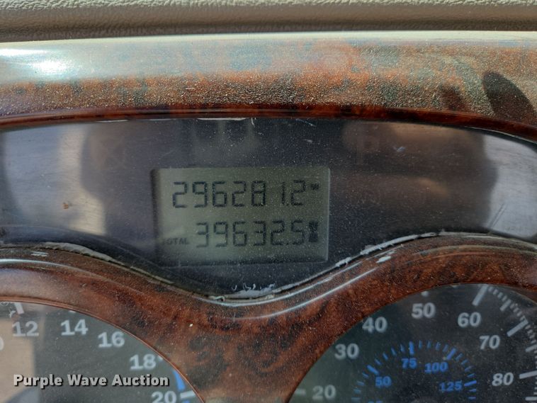 image for item EJ7513 2006 Mack CXN semi truck