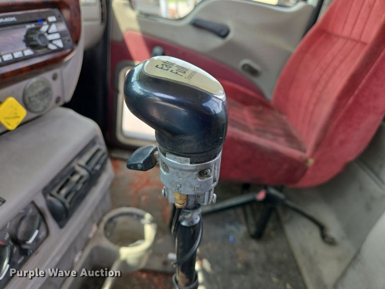 image for item EJ7513 2006 Mack CXN semi truck