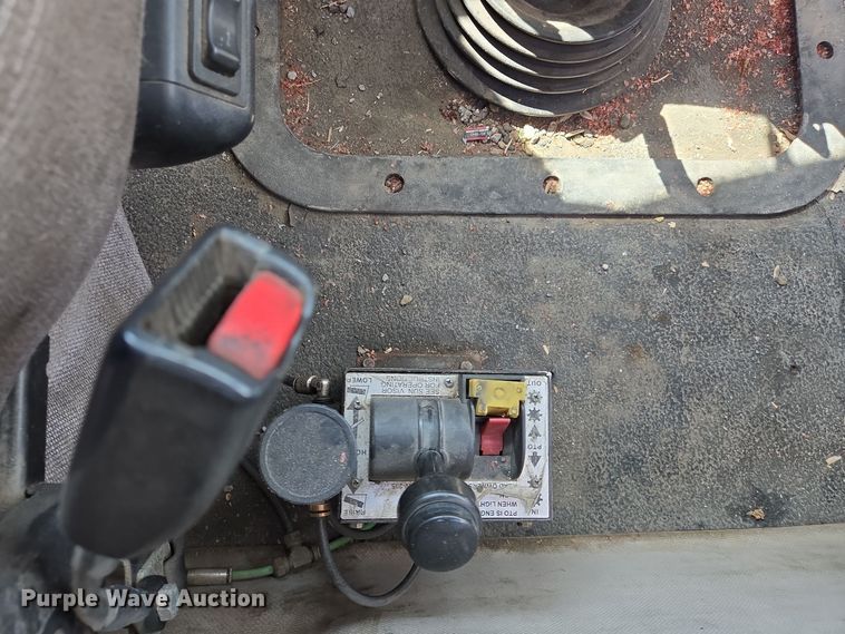 image for item EJ7513 2006 Mack CXN semi truck