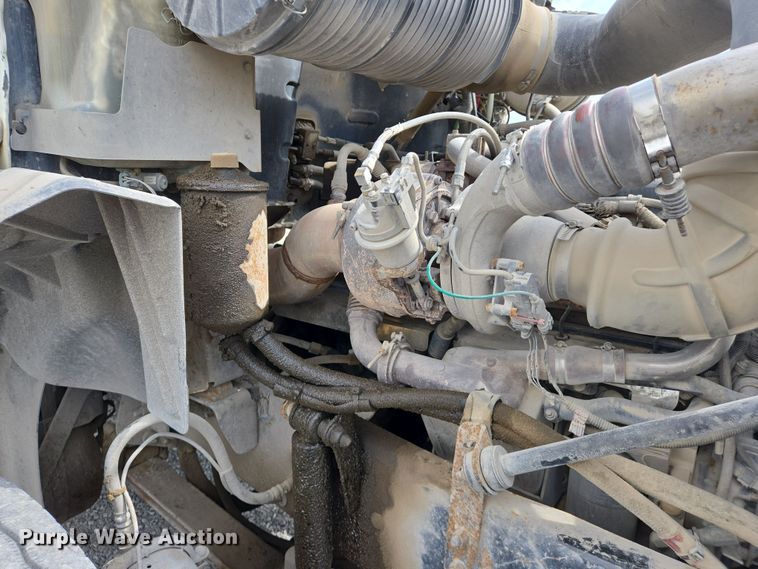 image for item EJ7513 2006 Mack CXN semi truck