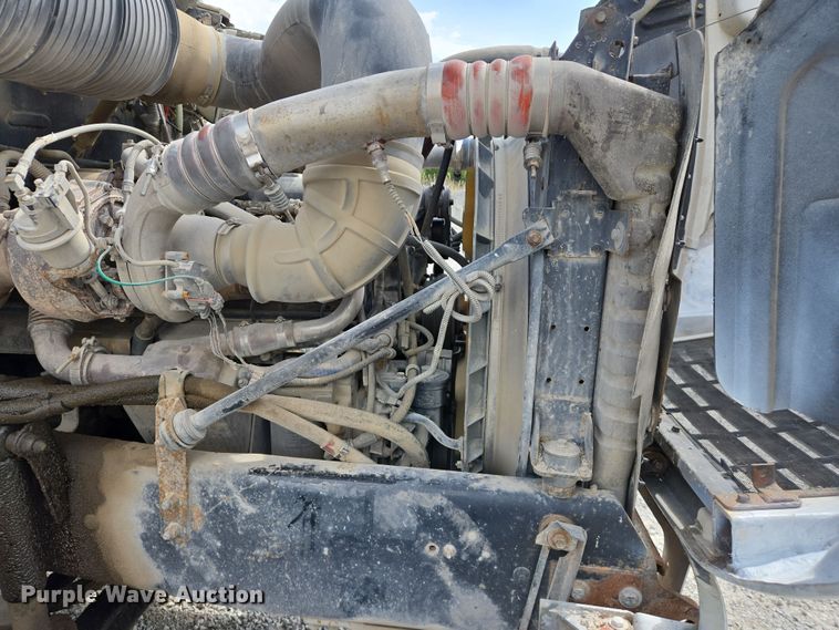 image for item EJ7513 2006 Mack CXN semi truck