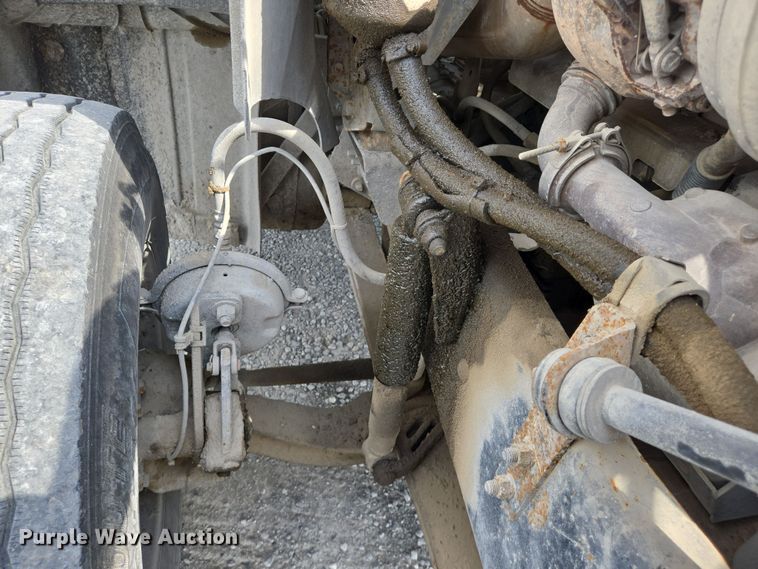 image for item EJ7513 2006 Mack CXN semi truck