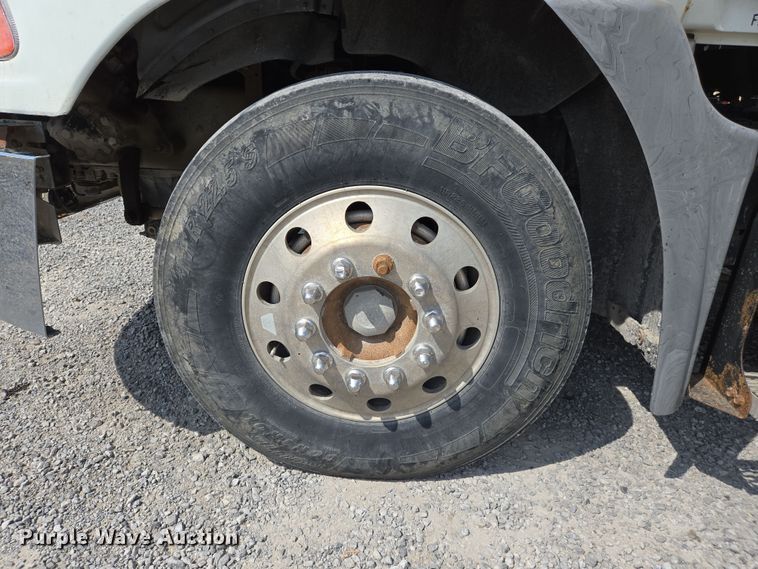 image for item EJ7513 2006 Mack CXN semi truck