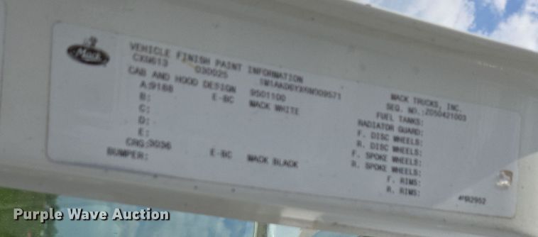 image for item EJ7513 2006 Mack CXN semi truck