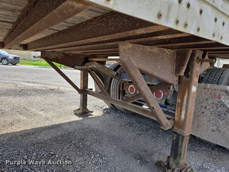 image for item EJ7515 1995 Monon dry van trailer