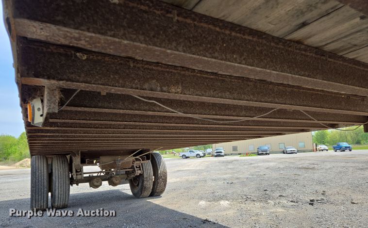 image for item EJ7515 1995 Monon dry van trailer