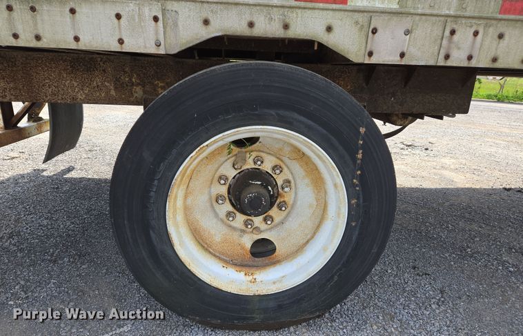 image for item EJ7515 1995 Monon dry van trailer