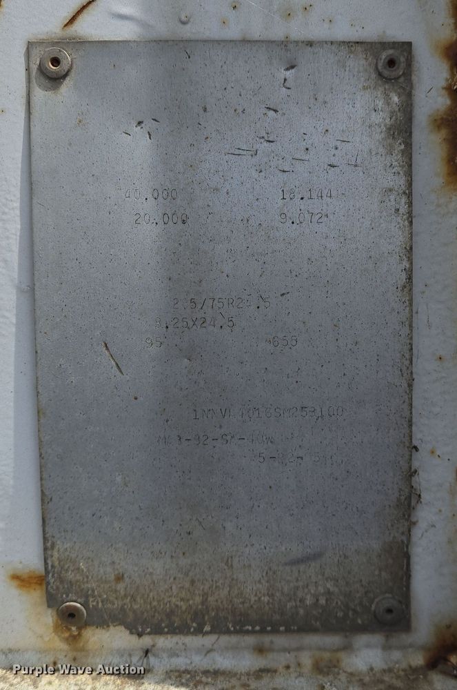 image for item EJ7515 1995 Monon dry van trailer