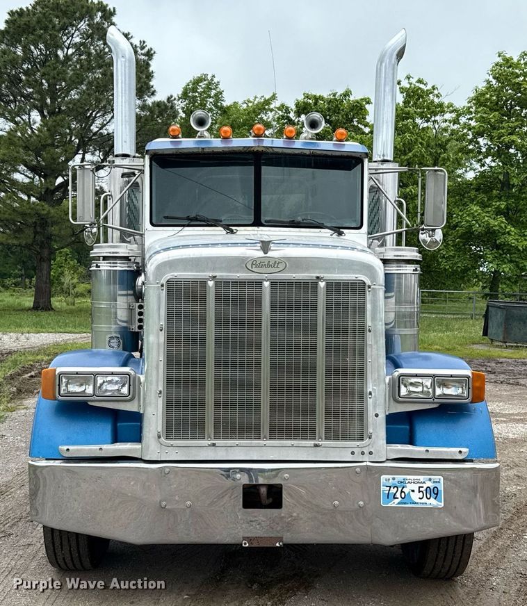image for item EJ8765 1995 Peterbilt 378 semi truck