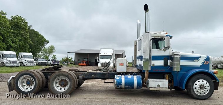 image for item EJ8765 1995 Peterbilt 378 semi truck