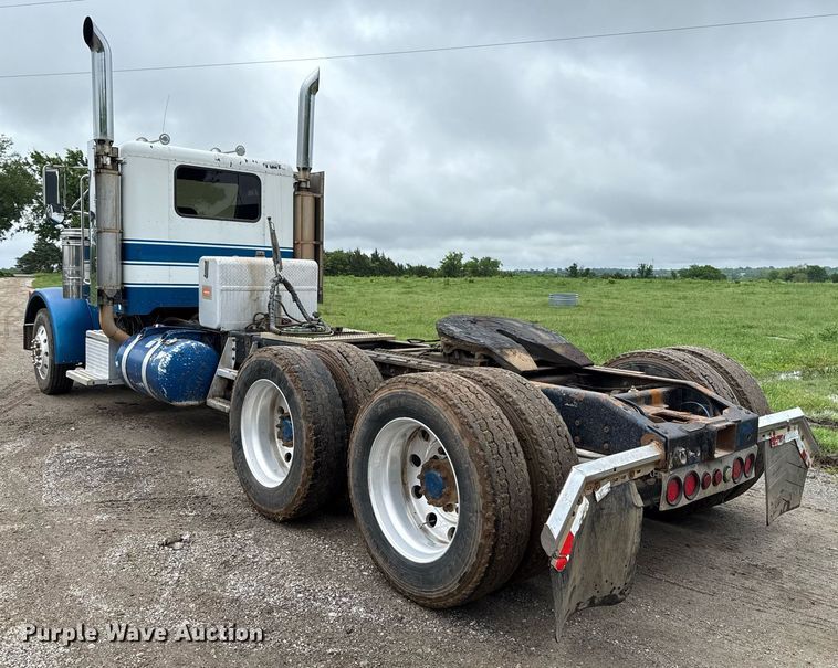 image for item EJ8765 1995 Peterbilt 378 semi truck
