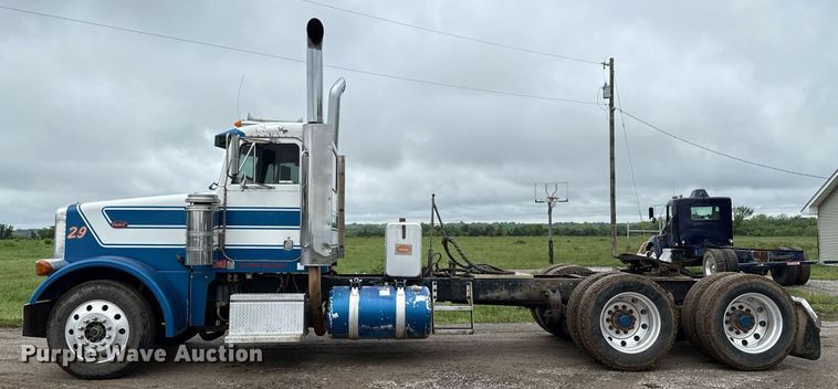 image for item EJ8765 1995 Peterbilt 378 semi truck