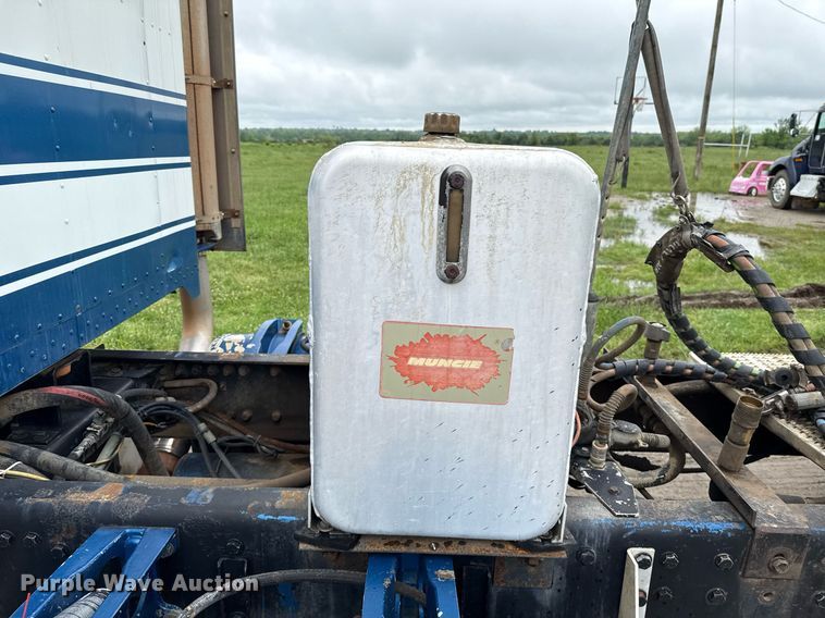 image for item EJ8765 1995 Peterbilt 378 semi truck