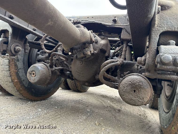 image for item EJ8765 1995 Peterbilt 378 semi truck