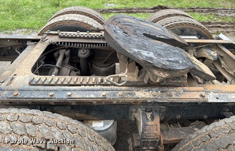 image for item EJ8765 1995 Peterbilt 378 semi truck