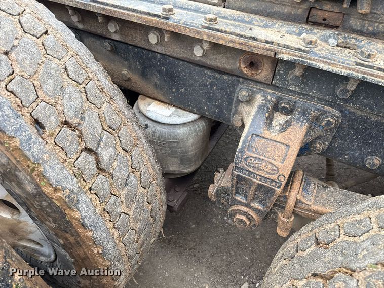 image for item EJ8765 1995 Peterbilt 378 semi truck