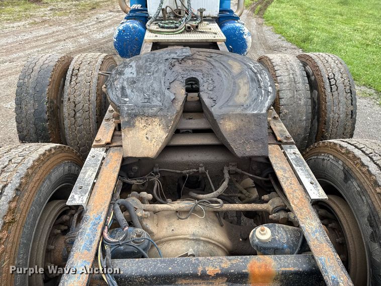 image for item EJ8765 1995 Peterbilt 378 semi truck