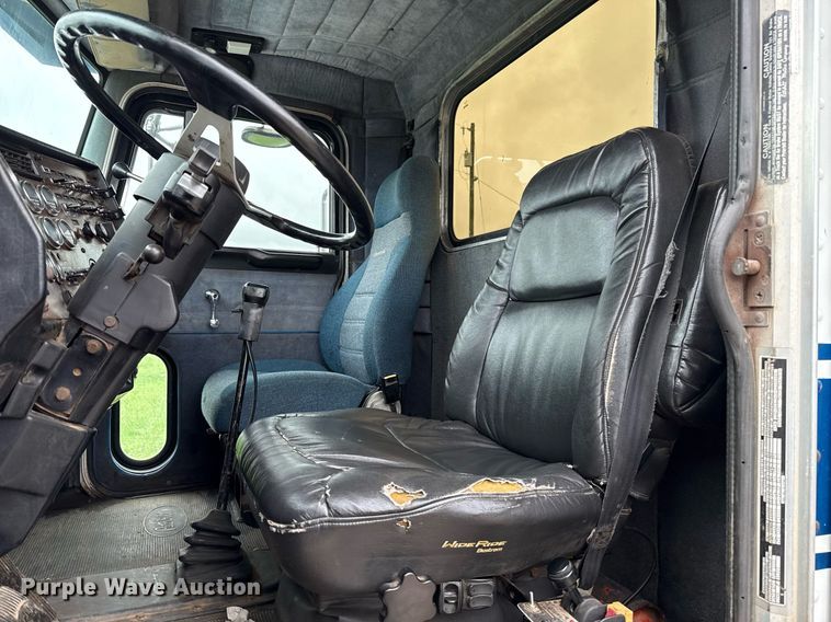 image for item EJ8765 1995 Peterbilt 378 semi truck