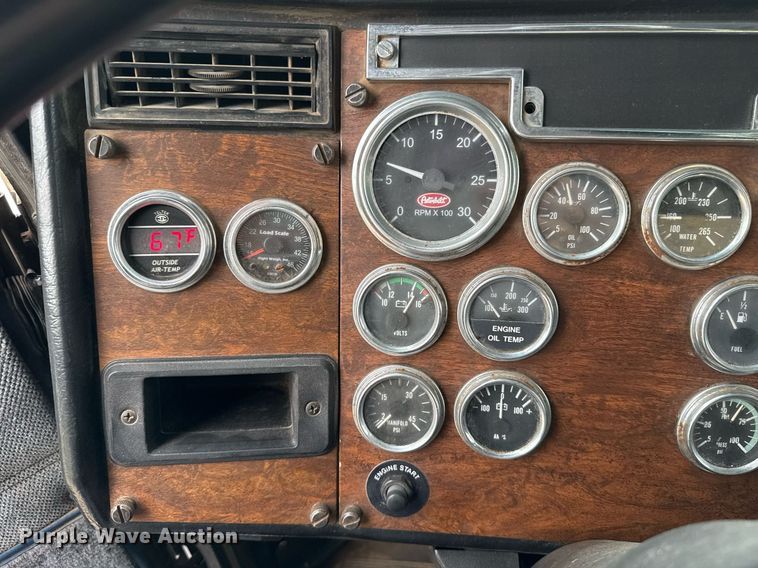 image for item EJ8765 1995 Peterbilt 378 semi truck