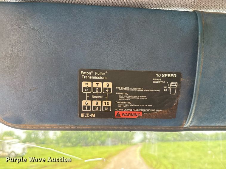 image for item EJ8765 1995 Peterbilt 378 semi truck