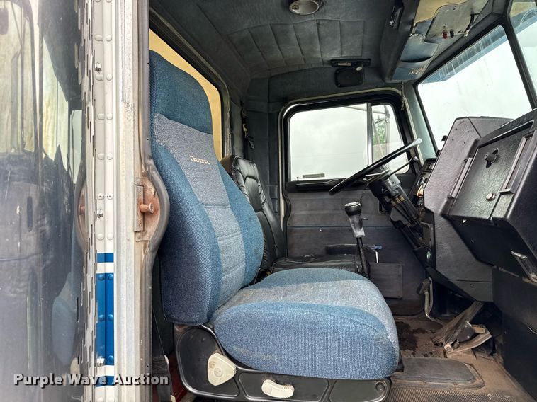 image for item EJ8765 1995 Peterbilt 378 semi truck