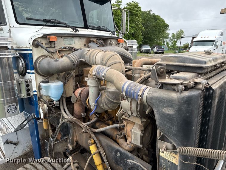 image for item EJ8765 1995 Peterbilt 378 semi truck
