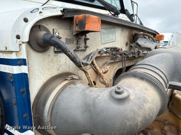 image for item EJ8765 1995 Peterbilt 378 semi truck