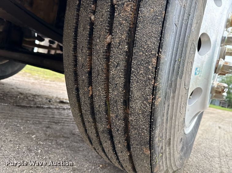 image for item EJ8765 1995 Peterbilt 378 semi truck