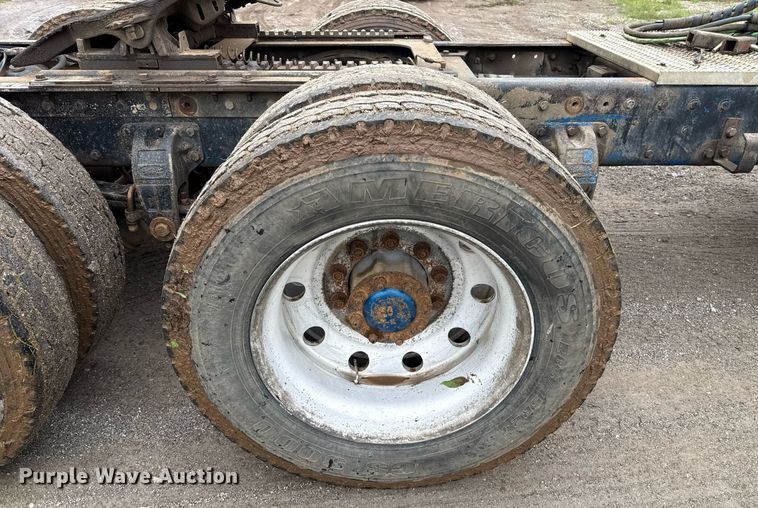 image for item EJ8765 1995 Peterbilt 378 semi truck