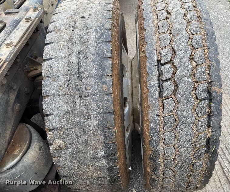 image for item EJ8765 1995 Peterbilt 378 semi truck