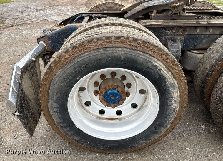 image for item EJ8765 1995 Peterbilt 378 semi truck