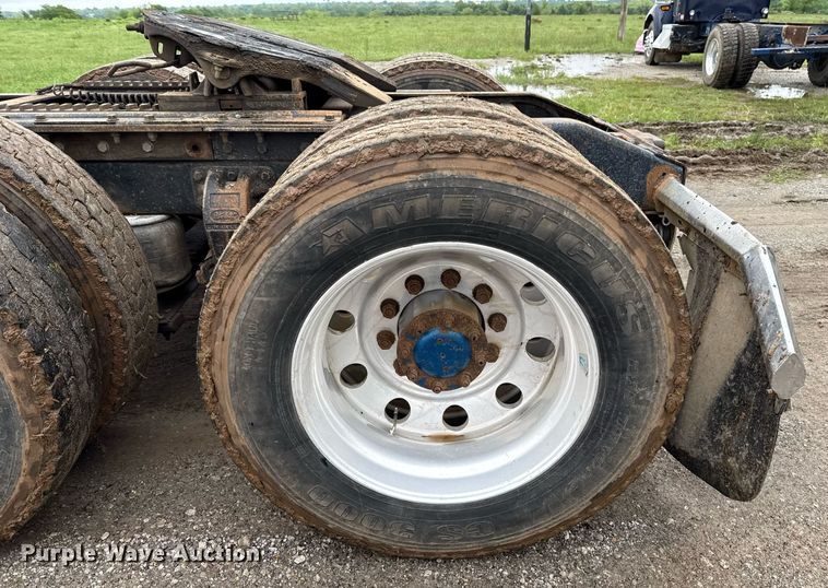 image for item EJ8765 1995 Peterbilt 378 semi truck