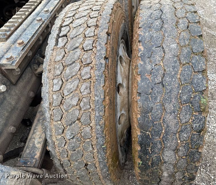 image for item EJ8765 1995 Peterbilt 378 semi truck