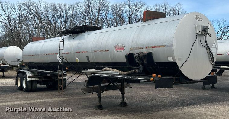 image for item EK2792 1991 Etnyre TR6 tank trailer