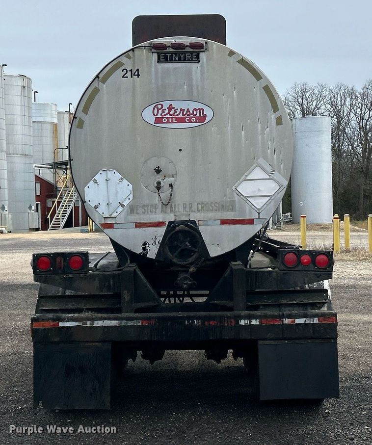 image for item EK2792 1991 Etnyre TR6 tank trailer