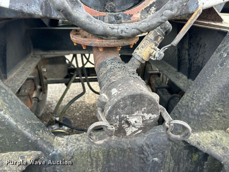 image for item EK2792 1991 Etnyre TR6 tank trailer