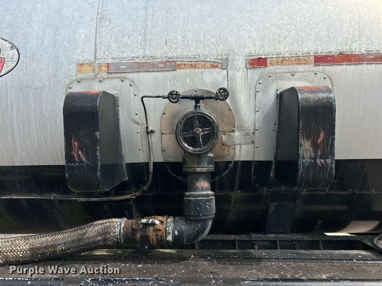 image for item EK2792 1991 Etnyre TR6 tank trailer