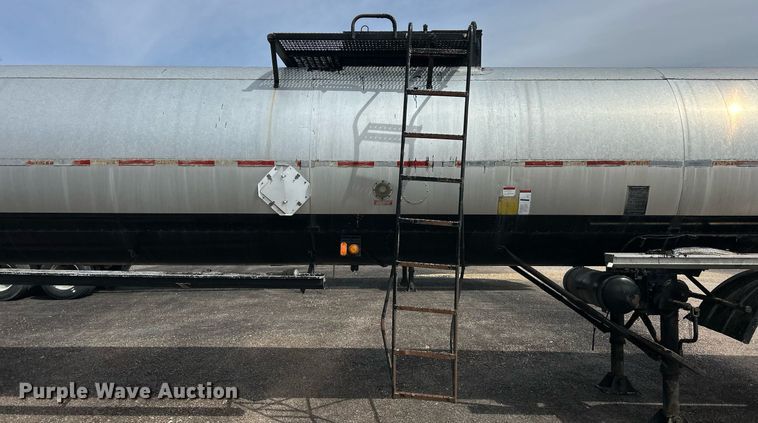 image for item EK2792 1991 Etnyre TR6 tank trailer