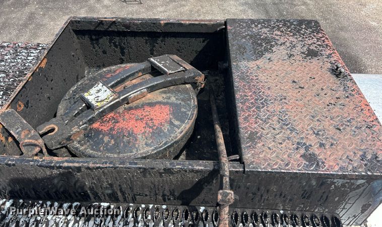 image for item EK2792 1991 Etnyre TR6 tank trailer