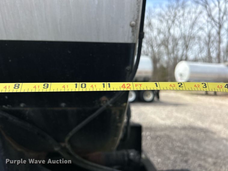 image for item EK2792 1991 Etnyre TR6 tank trailer