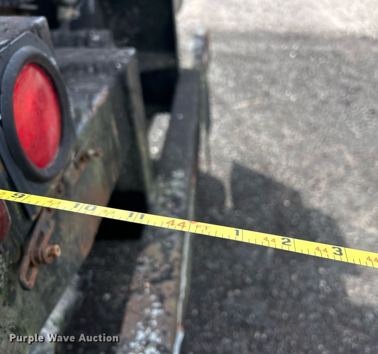 image for item EK2792 1991 Etnyre TR6 tank trailer