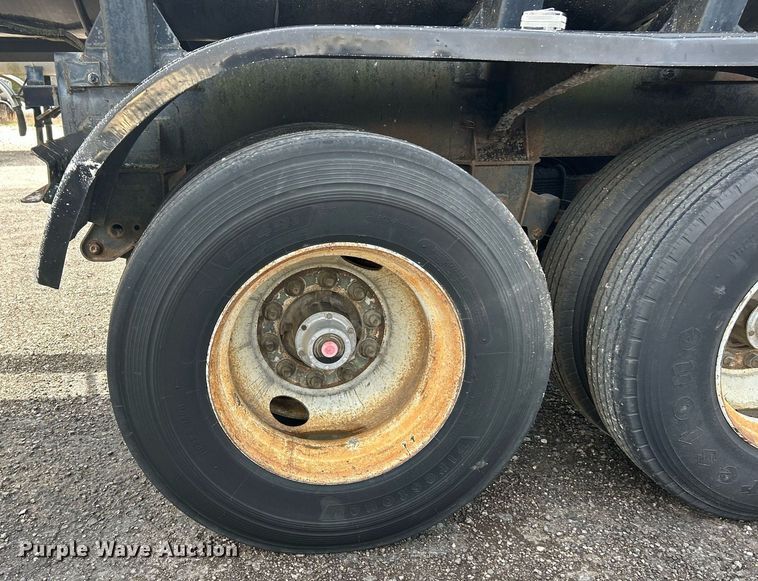 image for item EK2792 1991 Etnyre TR6 tank trailer