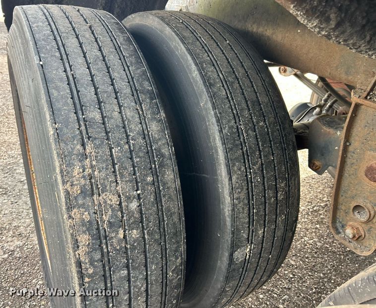 image for item EK2792 1991 Etnyre TR6 tank trailer