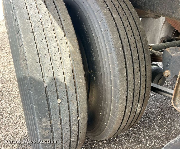 image for item EK2792 1991 Etnyre TR6 tank trailer